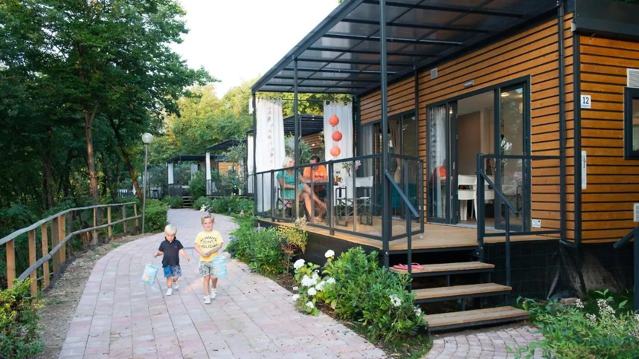 Weekend Glamping Resort San Felice del Benaco Campsite