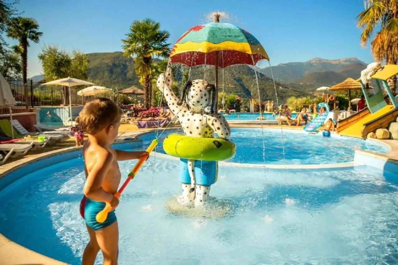 Campsite Weekend Glamping Resort San Felice del Benaco Italy